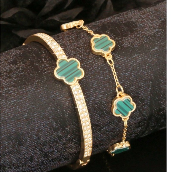 BRACELET SET. MALACHITE/GOLD FLOWERS AND MALACHITE/RHINESTONES/GOLD BRACELETS. - Picture 2 of 9